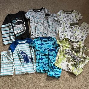 Boys fitted cotton pajamas bundle pants and shorts size 8